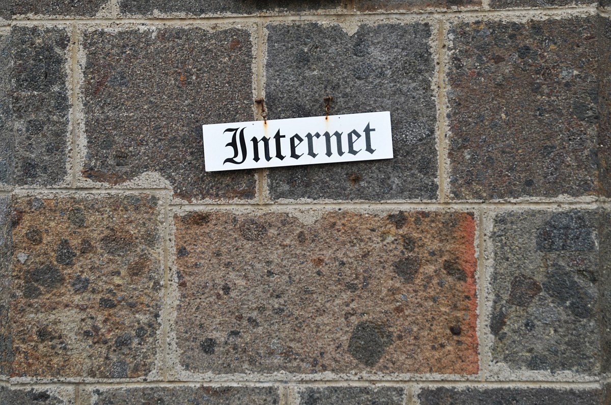 internet-wall